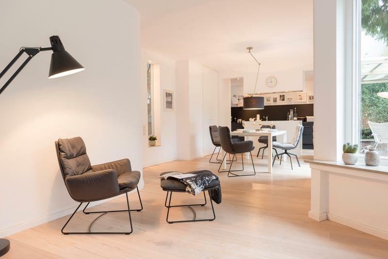 KFF Arva Lounge Hocker Ottoman Drahtkufengestell