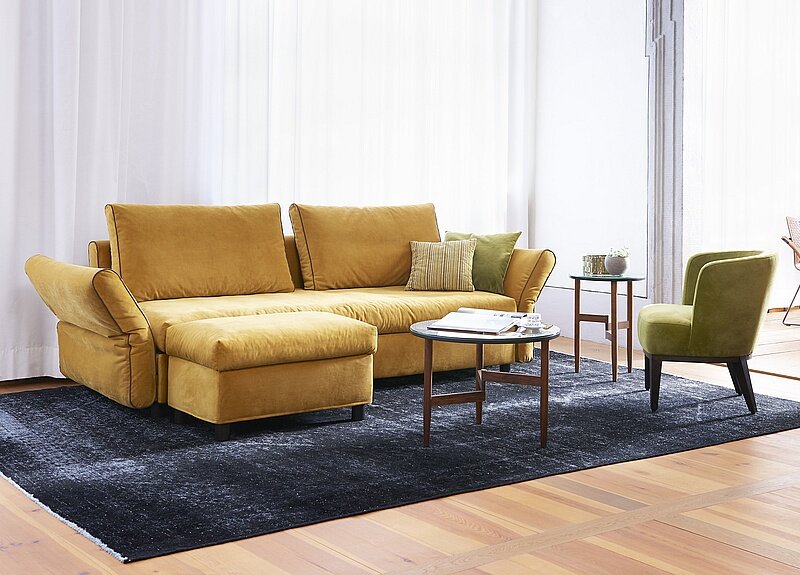 Signet Levi Querschl&auml;fer Sofa mit Hocker