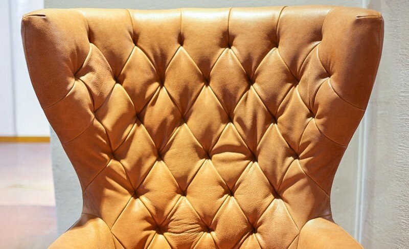 Signet Soho Ohrensessel Kopfteil im Detail