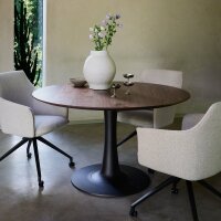 Leolux Columna Esstischmit Stühlen