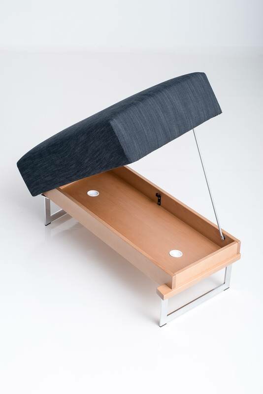 mit passendem Hocker (mit Stauraum)